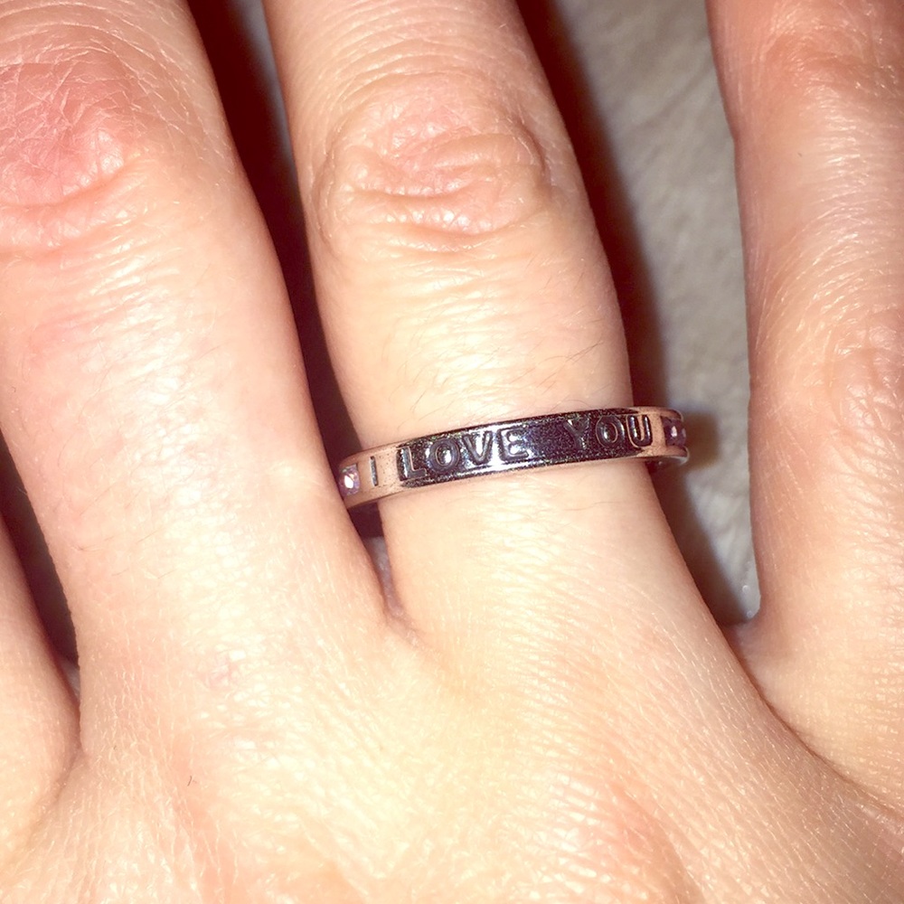 Bundle of 2 rings (“I love you” and hearts)